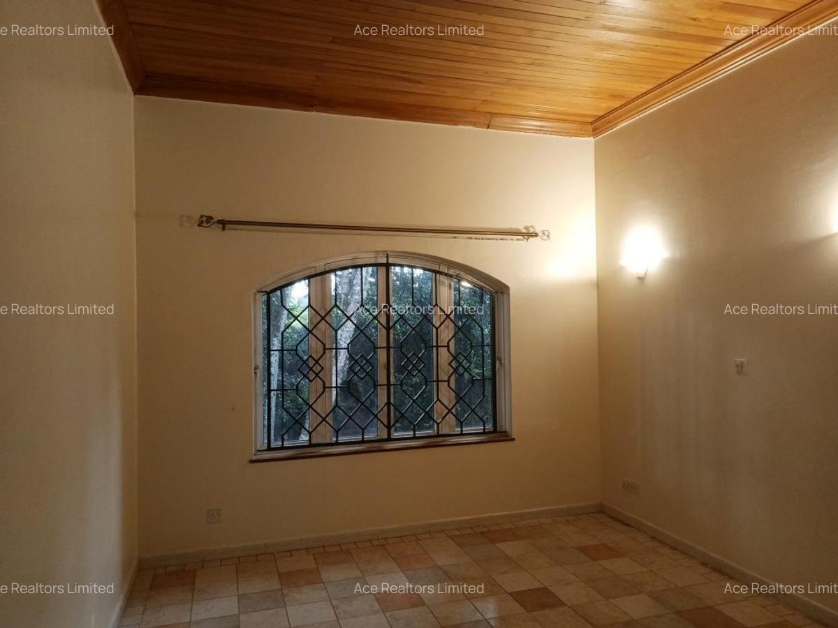 4 Bed House with En Suite at Hillview - 17