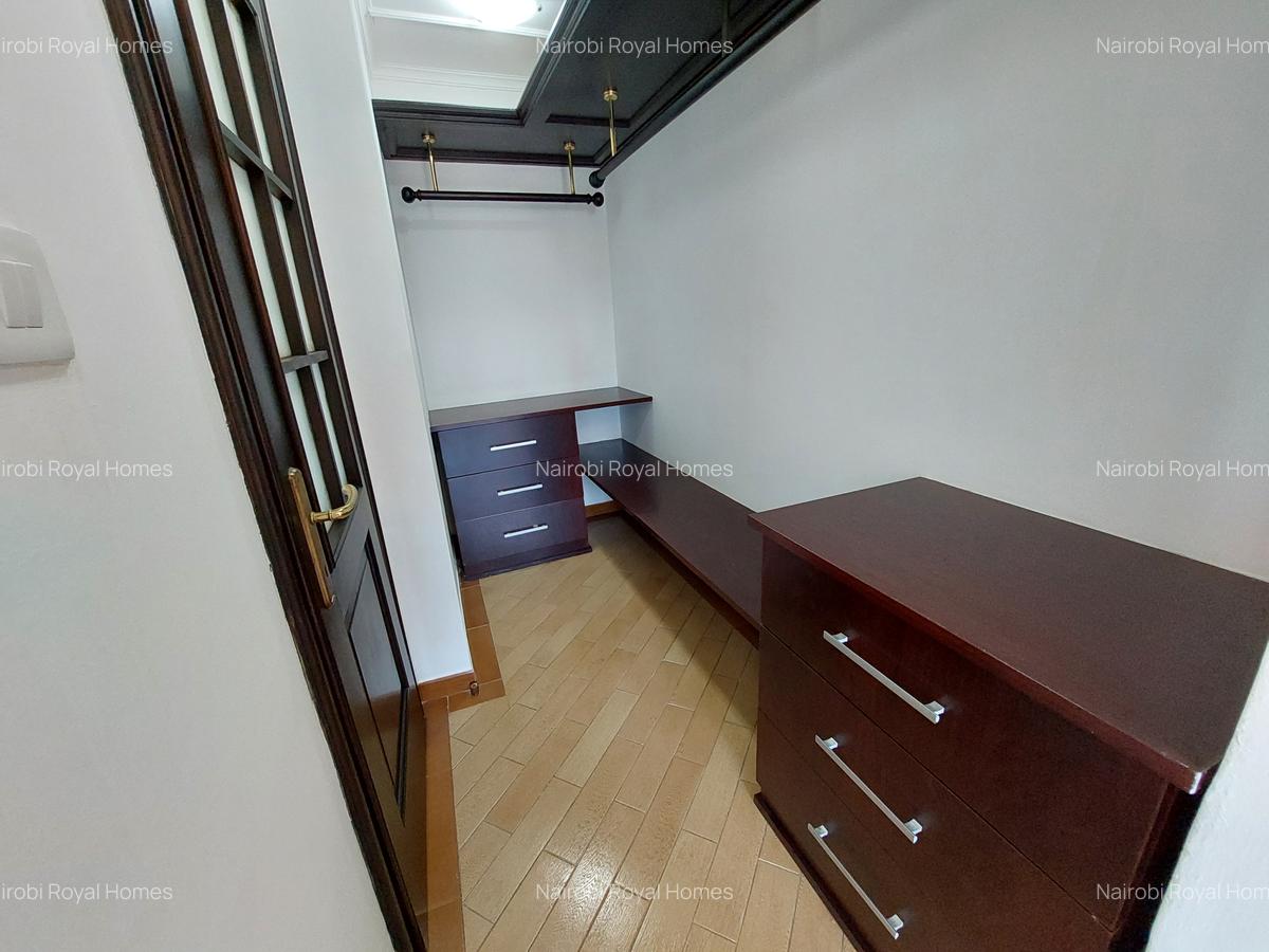 4 Bed House with En Suite at Y67 - 16