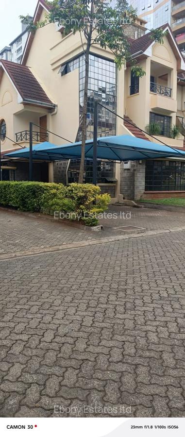 5 Bed Villa with En Suite in Lavington - 4