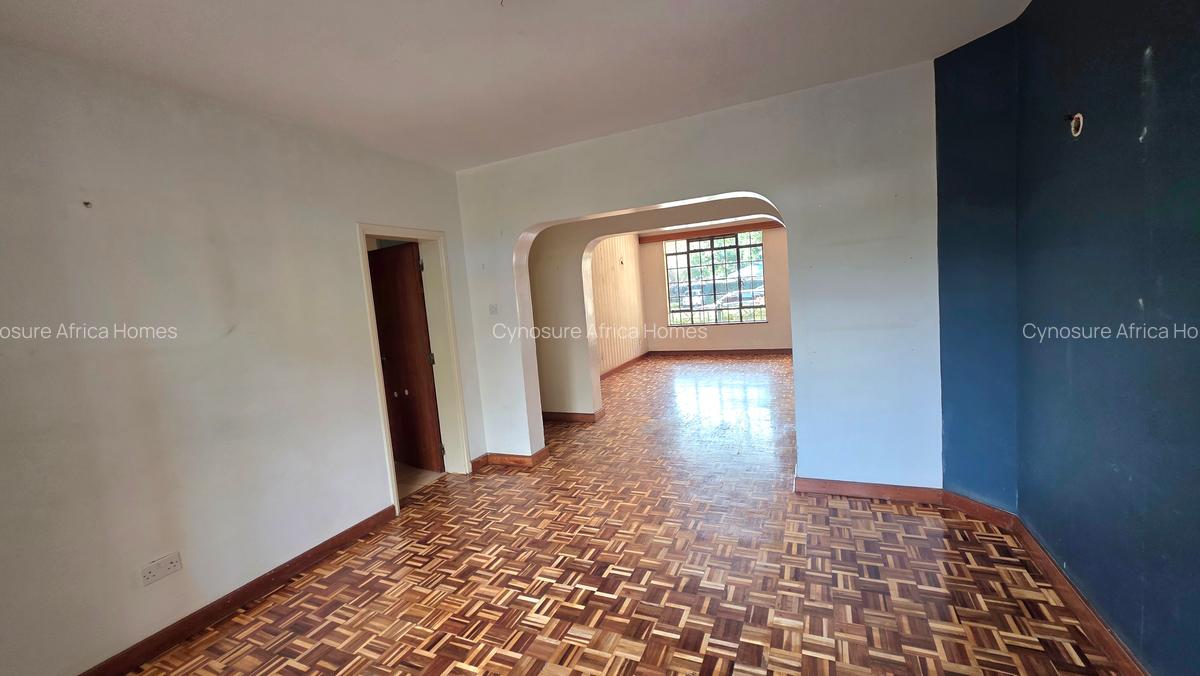 3 Bed Apartment with En Suite at Lavington - 3