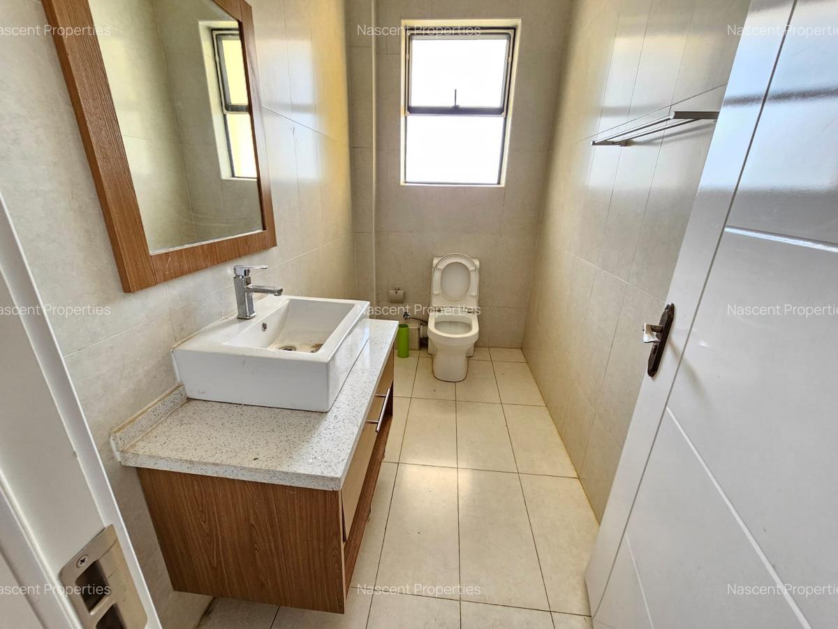 5 Bed Apartment with En Suite at Brookside - 18