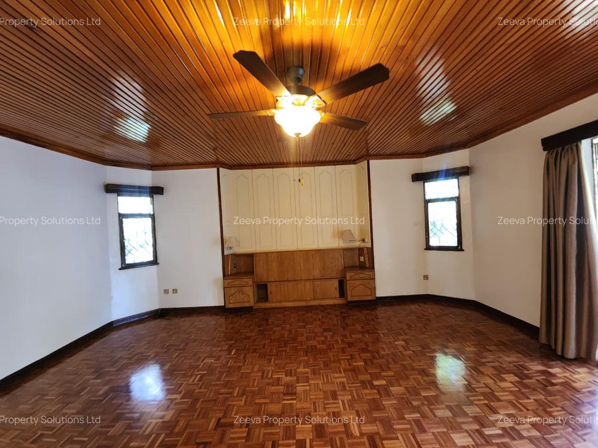 5 Bed House with En Suite in Runda - 8