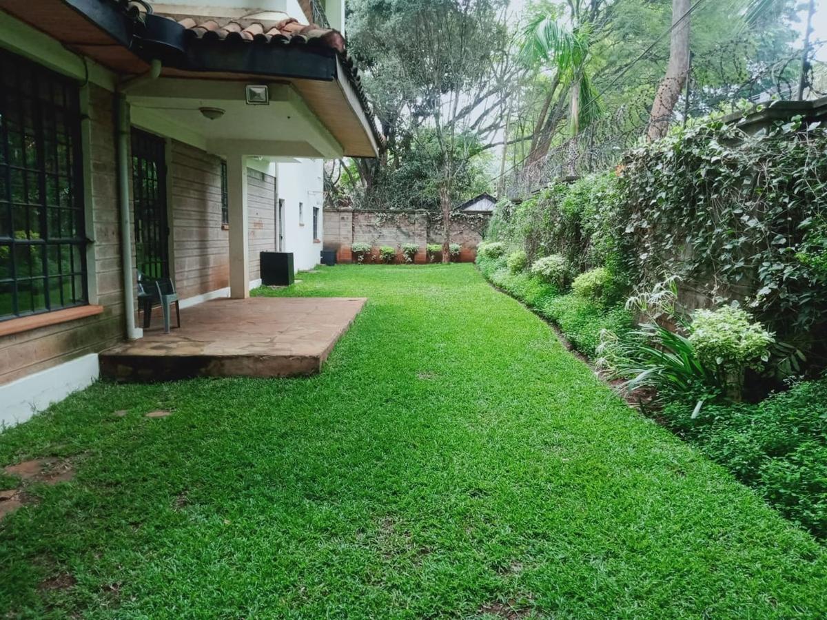 4 Bed Townhouse with En Suite in Lavington - 18