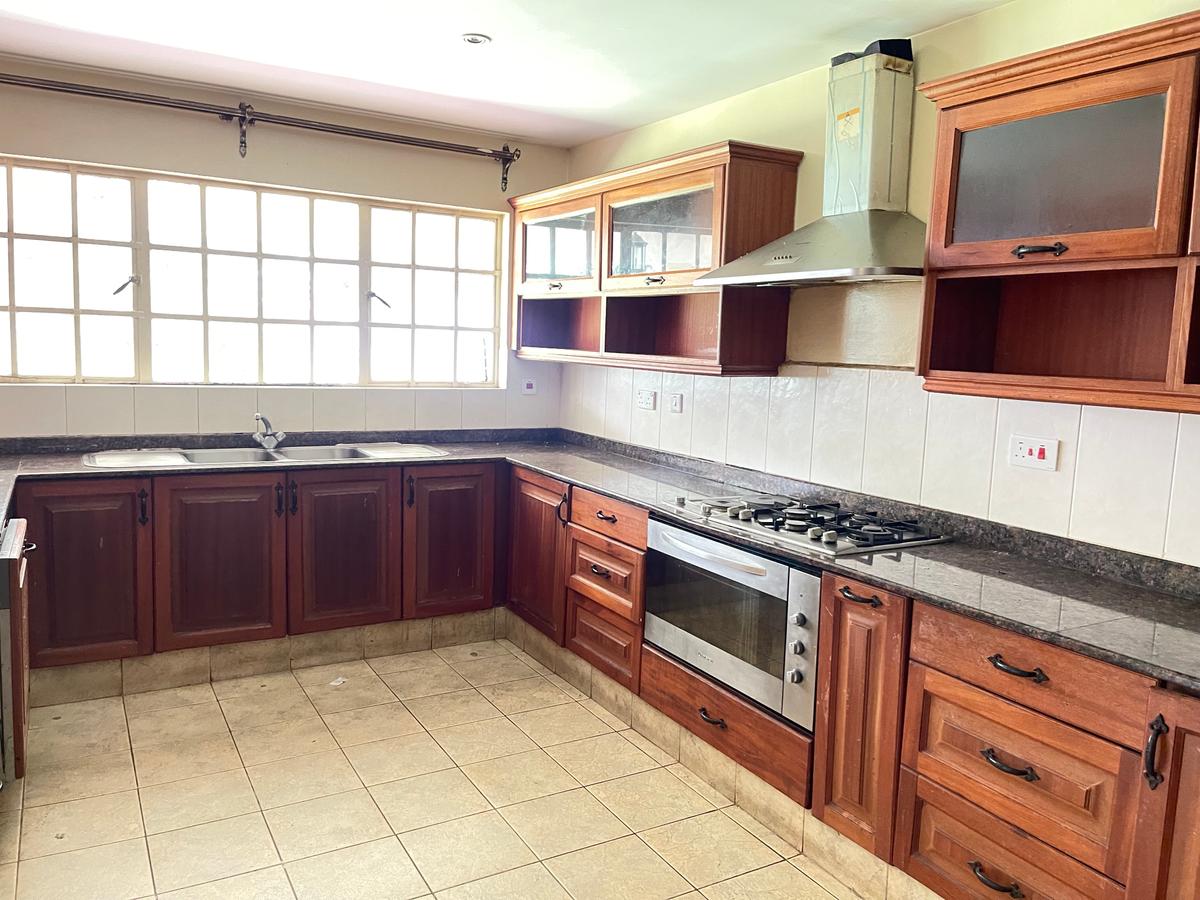 5 Bed Townhouse with Staff Quarters in Lavington - 9