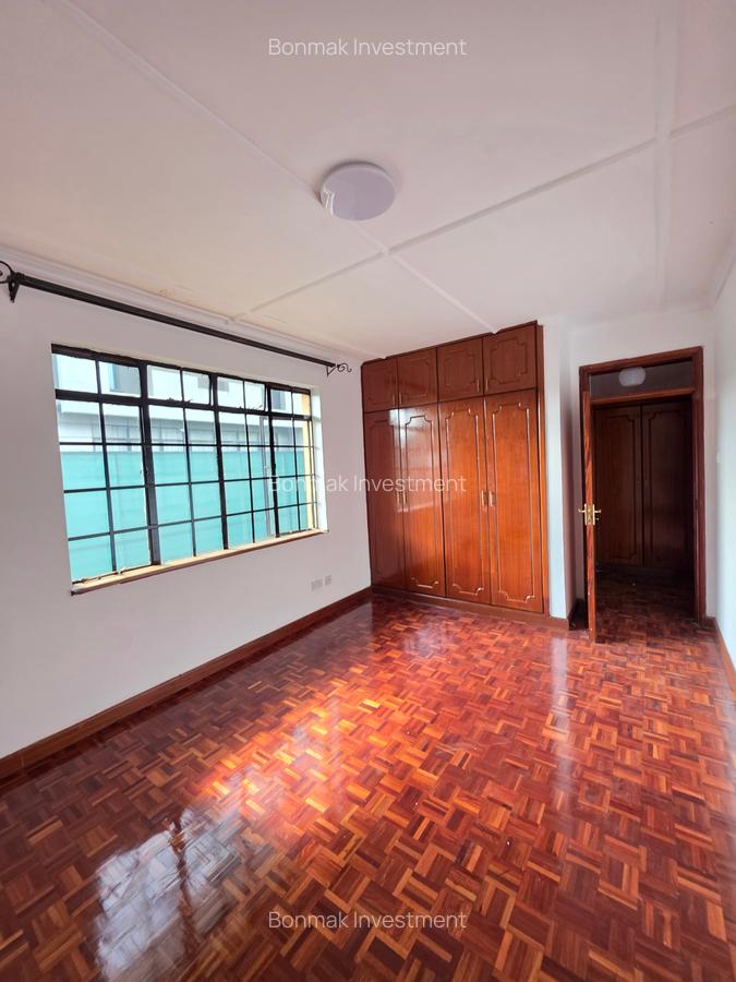 4 Bed Townhouse with En Suite at Lavington Green. - 17