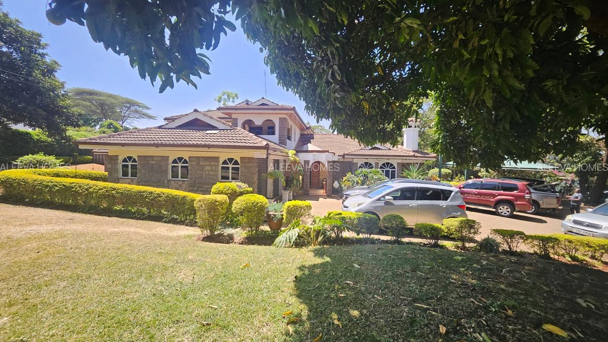 5 Bed House with En Suite in Lavington - 8