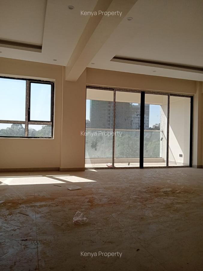3 Bed Apartment with En Suite in General Mathenge - 11