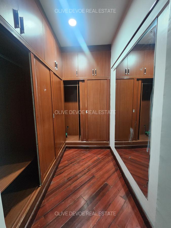 5 Bed Townhouse with En Suite in Lavington - 9