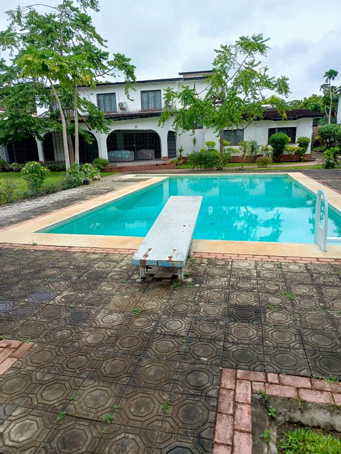 7 Bed Villa with En Suite at Nyali - 1