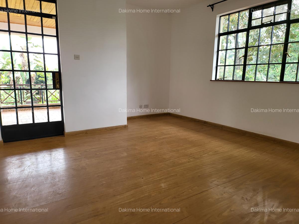 4 Bed House with En Suite in Runda - 9