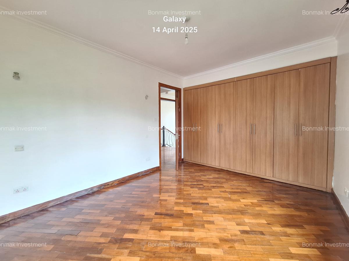 4 Bed Townhouse with En Suite at Ridgeways. - 16