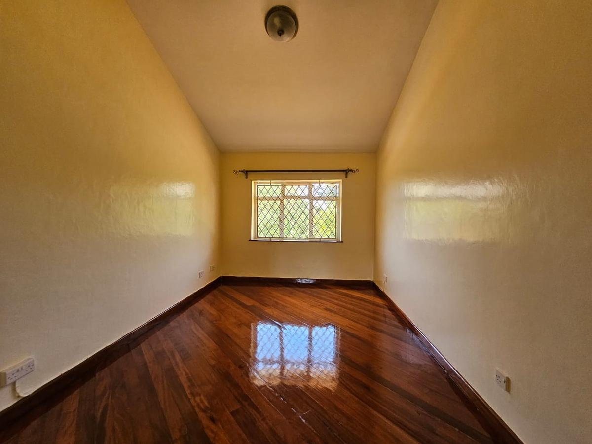 4 Bed House with En Suite in Runda - 14