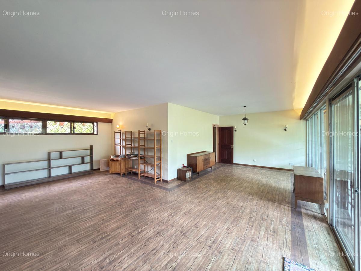 4 Bed House with En Suite at Lavington - 12