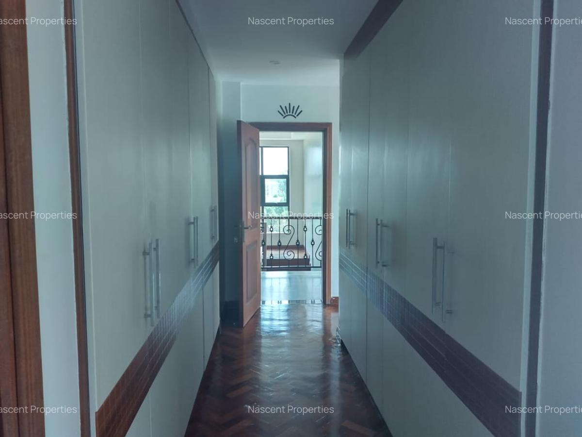 3 Bed Apartment with En Suite in Riverside - 20