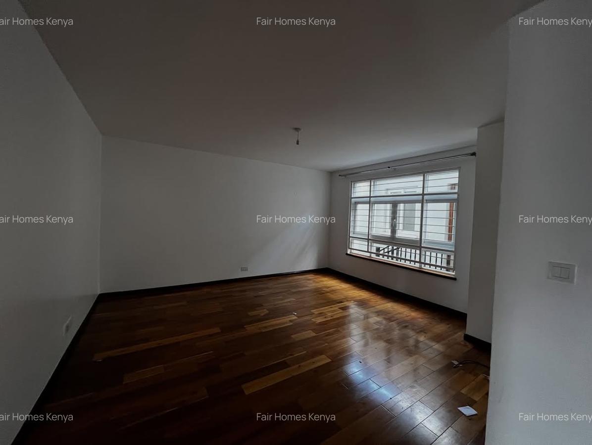 5 Bed Townhouse with En Suite at Lavington Green - 14