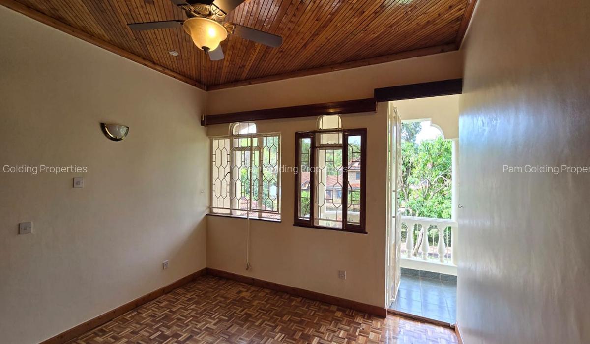 5 Bed House with En Suite in Runda - 7