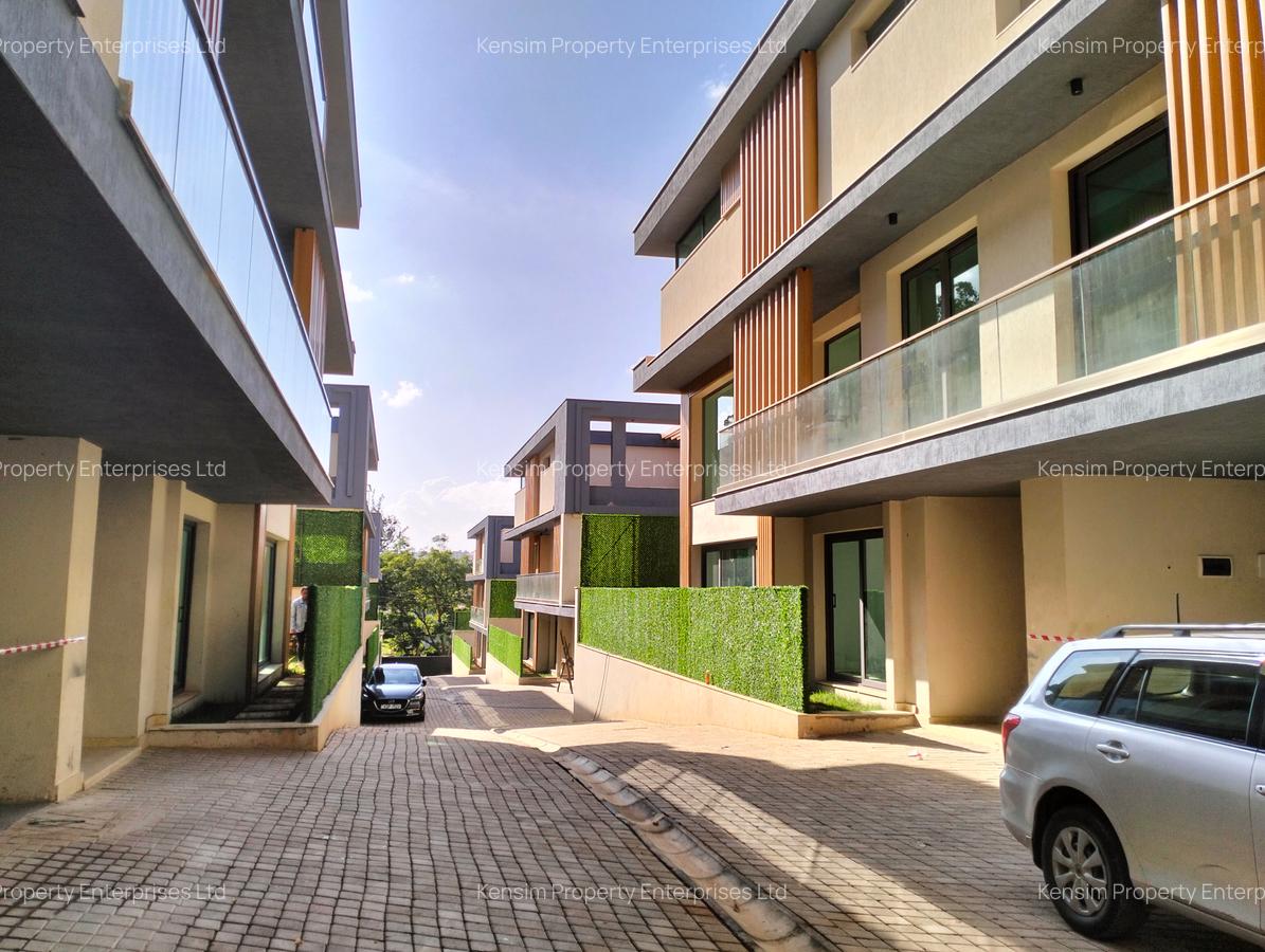 5 Bed Townhouse with En Suite in Lavington - 8