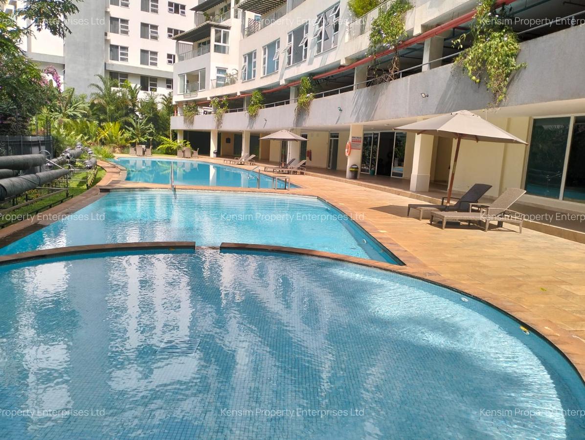 4 Bed Apartment with En Suite in Brookside - 1