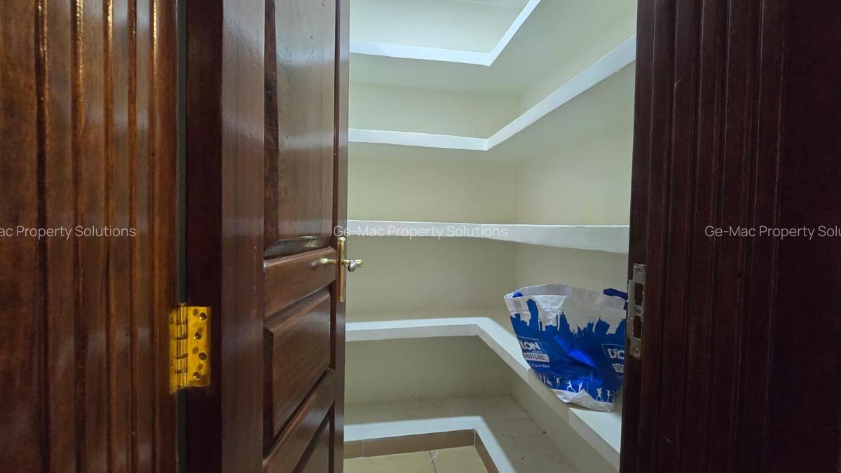 4 Bed Villa with En Suite in Kyuna - 12