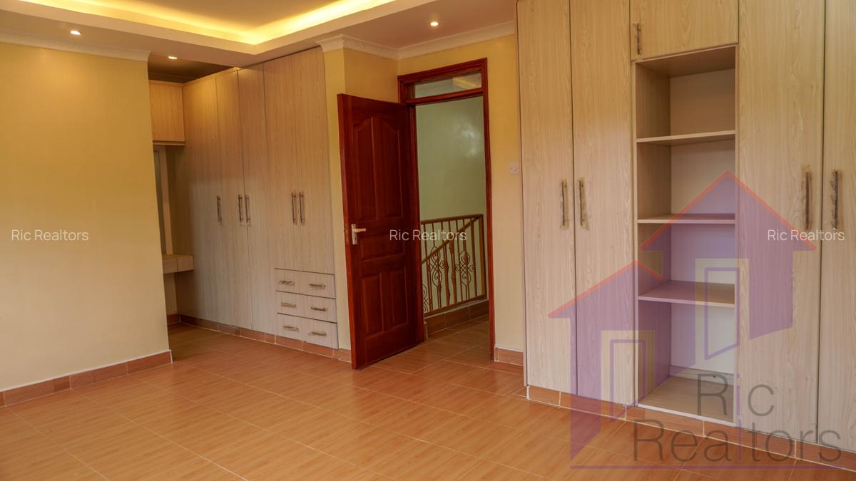 4 Bed Townhouse with En Suite at Merisho Road - 16