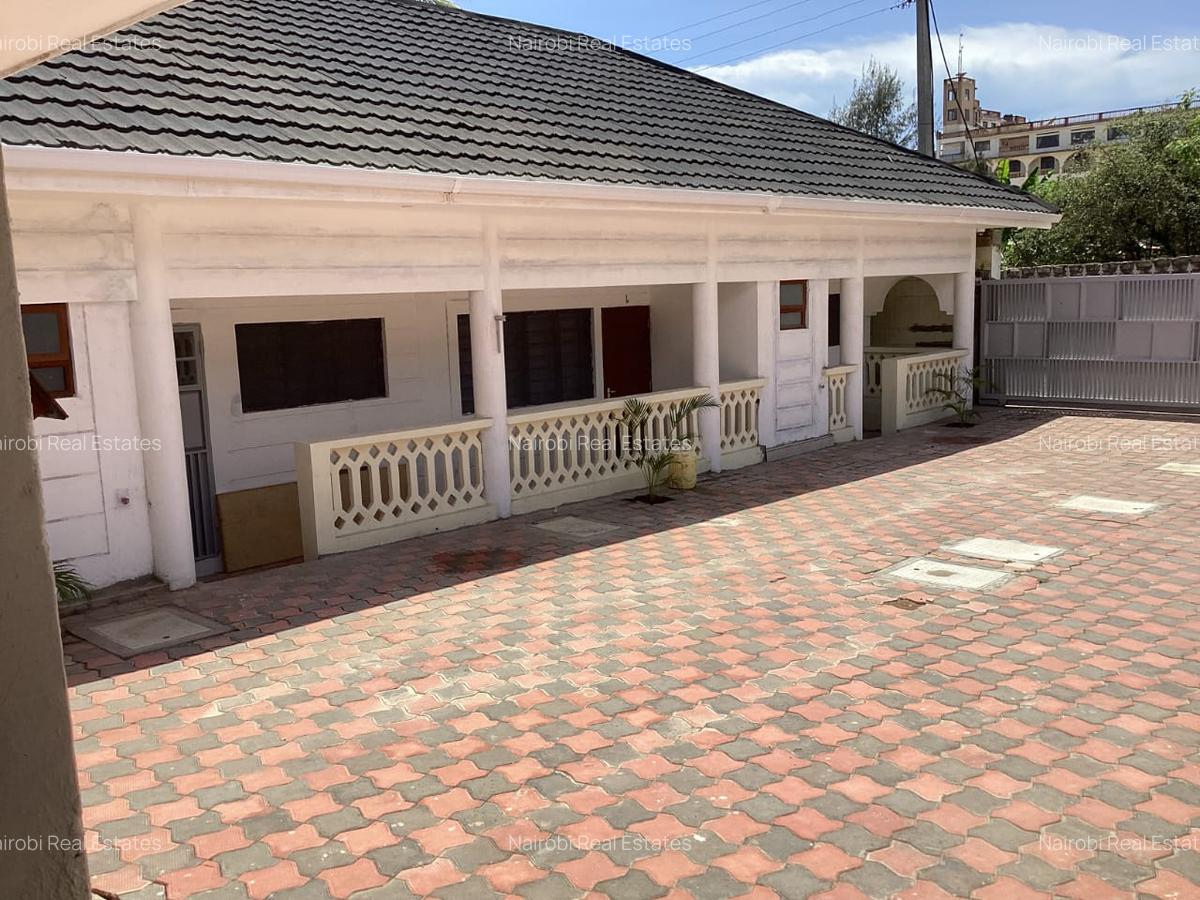 Serviced Studio Apartment with En Suite in Diani - 1