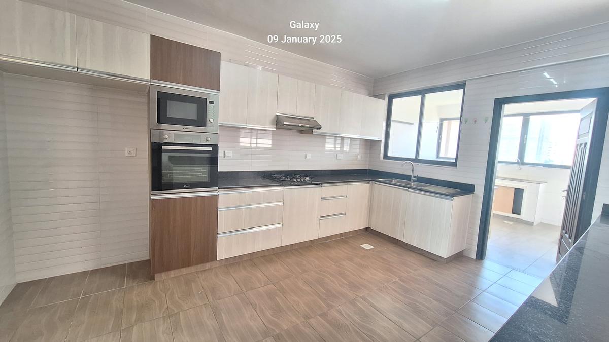 4 Bed Apartment with En Suite at General Mathenge - 16