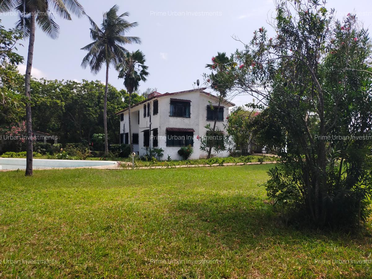 Land in Kikambala - 4