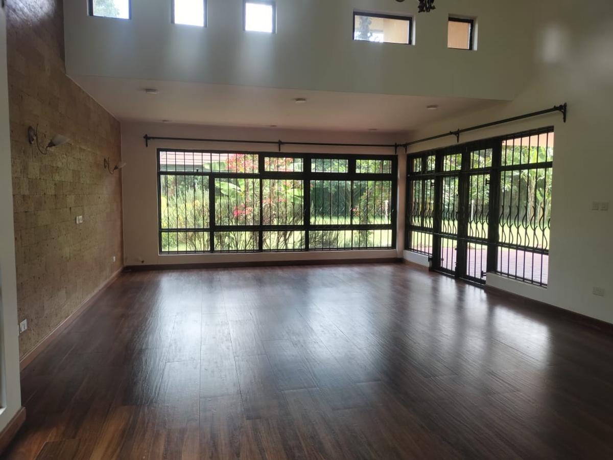 5 Bed Townhouse with En Suite at Roslyn Academy And German School - 8