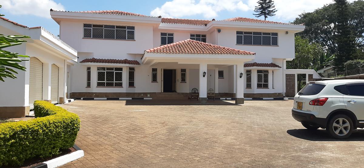 5 Bed House with En Suite in Runda - 3