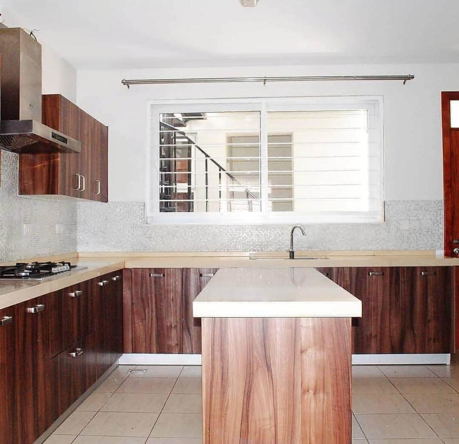 5 Bed Townhouse with Staff Quarters in Lavington - 2