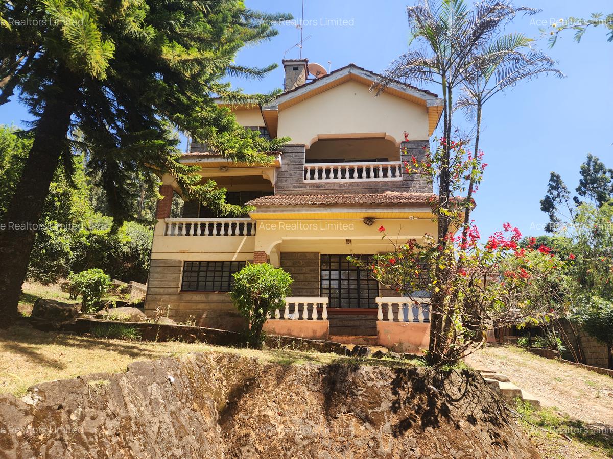 4 Bed House with En Suite at Mushroom Road - 5