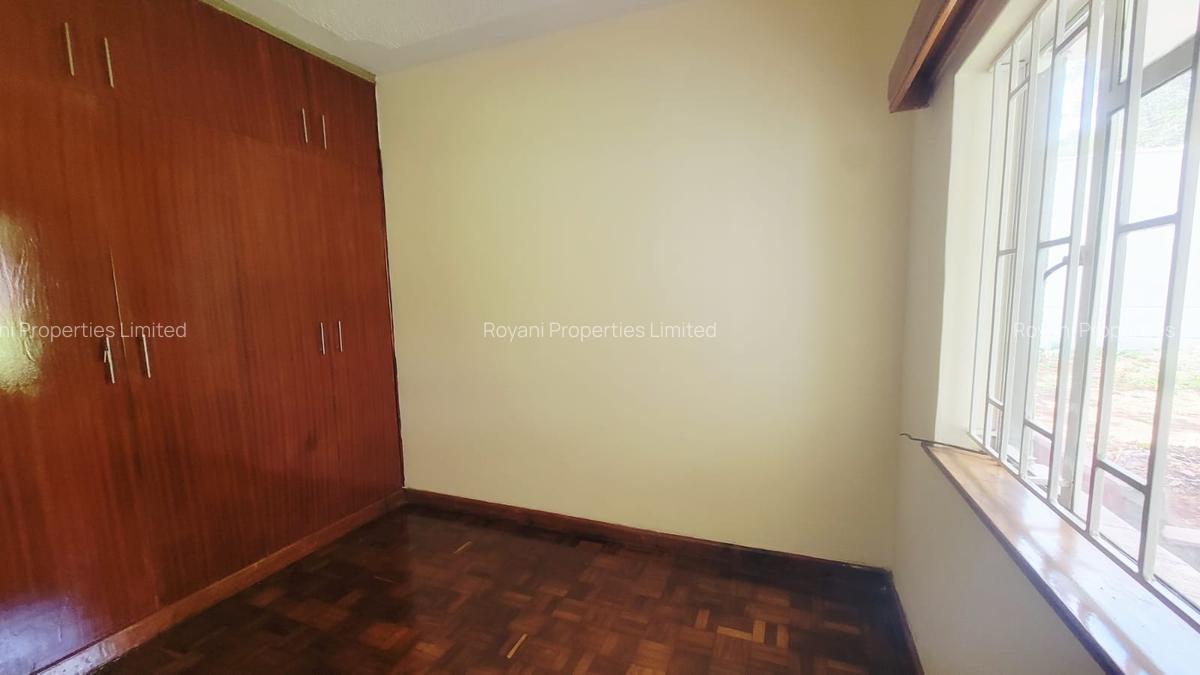 5 Bed House with En Suite in Rosslyn - 13