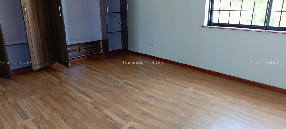 3 Bed Apartment with En Suite in Riverside - 6