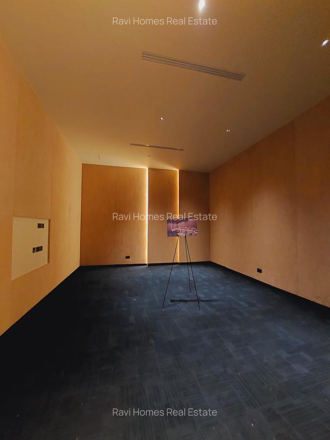 5 Bed Apartment with En Suite in Westlands Area - 4