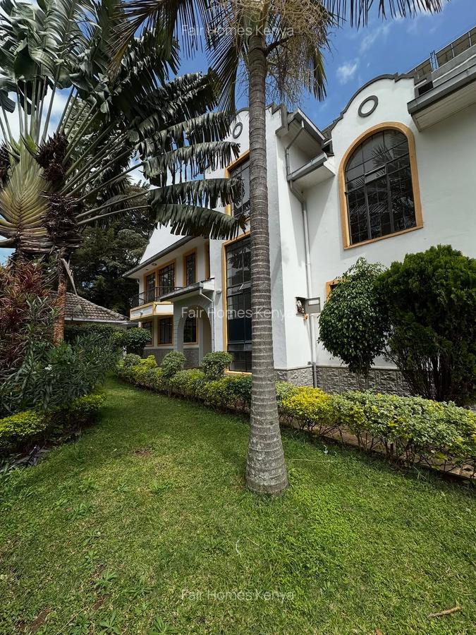 4 Bed House with En Suite at Lavington Mall - 1