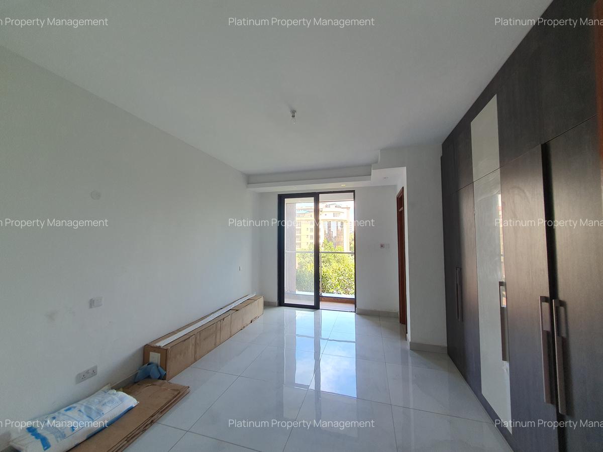 4 Bed Apartment with En Suite in Parklands - 7