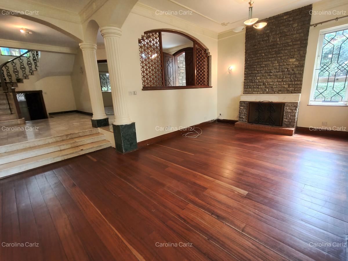 4 Bed House with En Suite at Hill View - 5