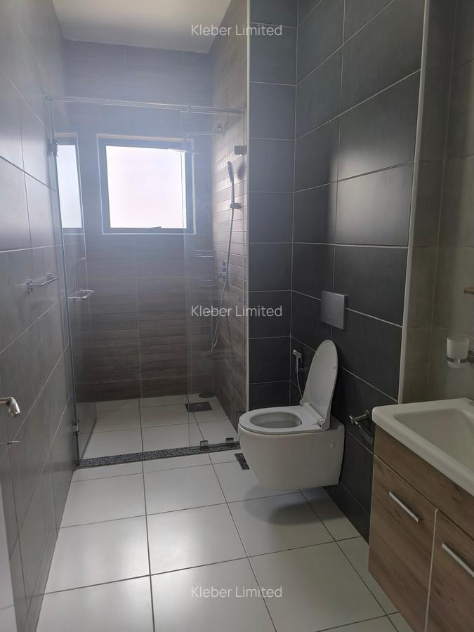 2 Bed Apartment with En Suite in Lavington - 17