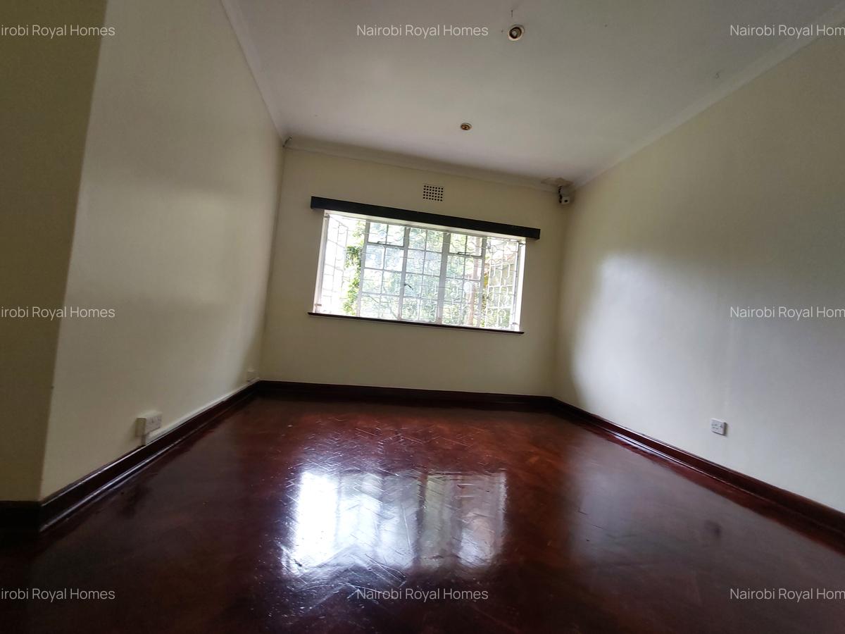 4 Bed House with En Suite at Lavington Green - 11