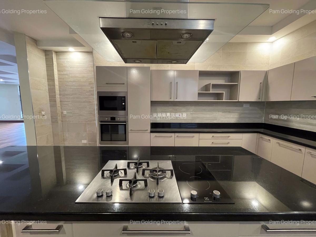 4 Bed Apartment with En Suite in General Mathenge - 12