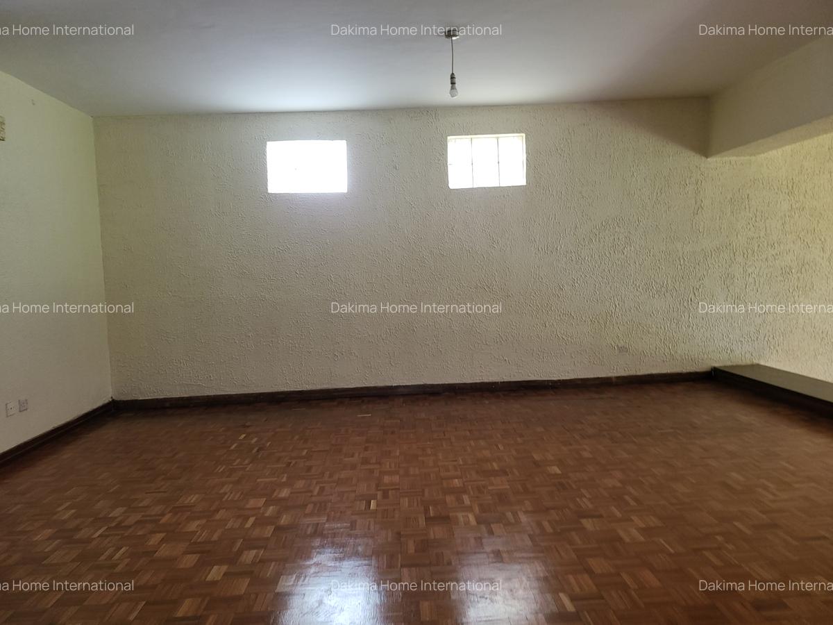 4 Bed Townhouse with En Suite in Rhapta Road - 8