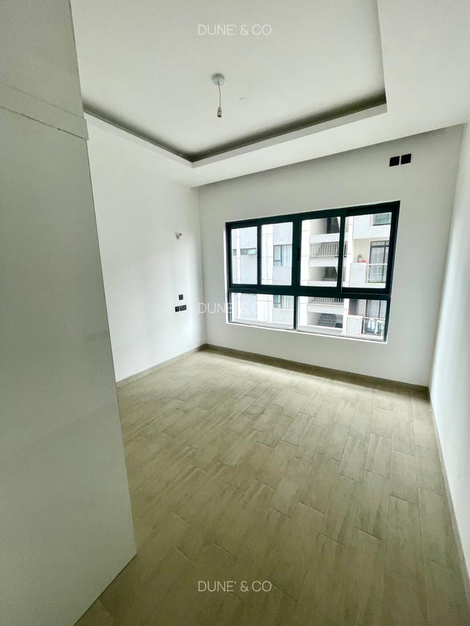 2 Bed Apartment with En Suite in Lavington - 6