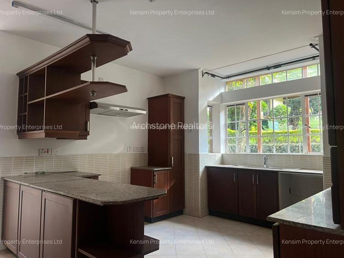 5 Bed Townhouse with En Suite in Rosslyn - 5