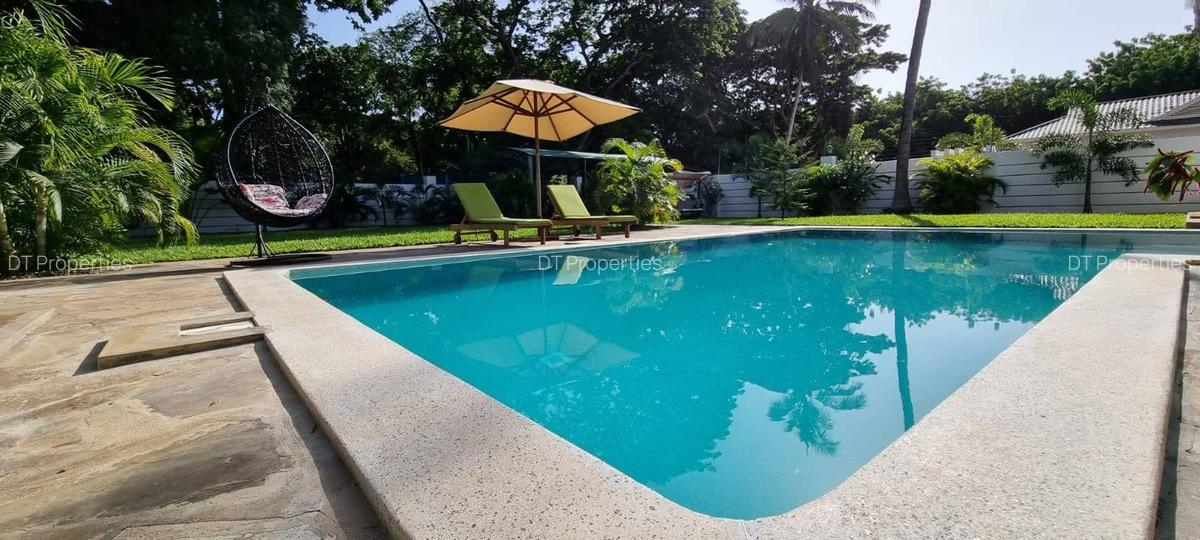 3 Bed House with Swimming Pool at La Marina - 6