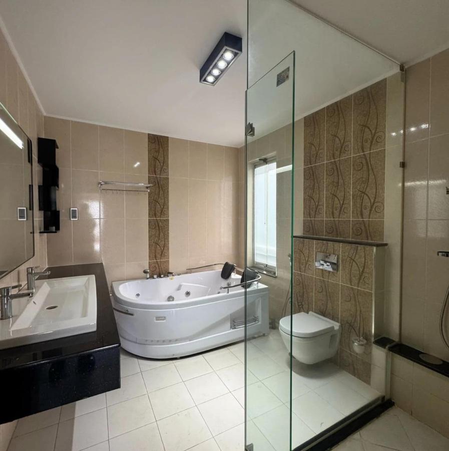 Serviced 3 Bed Apartment with En Suite at Riverside Drive - 14