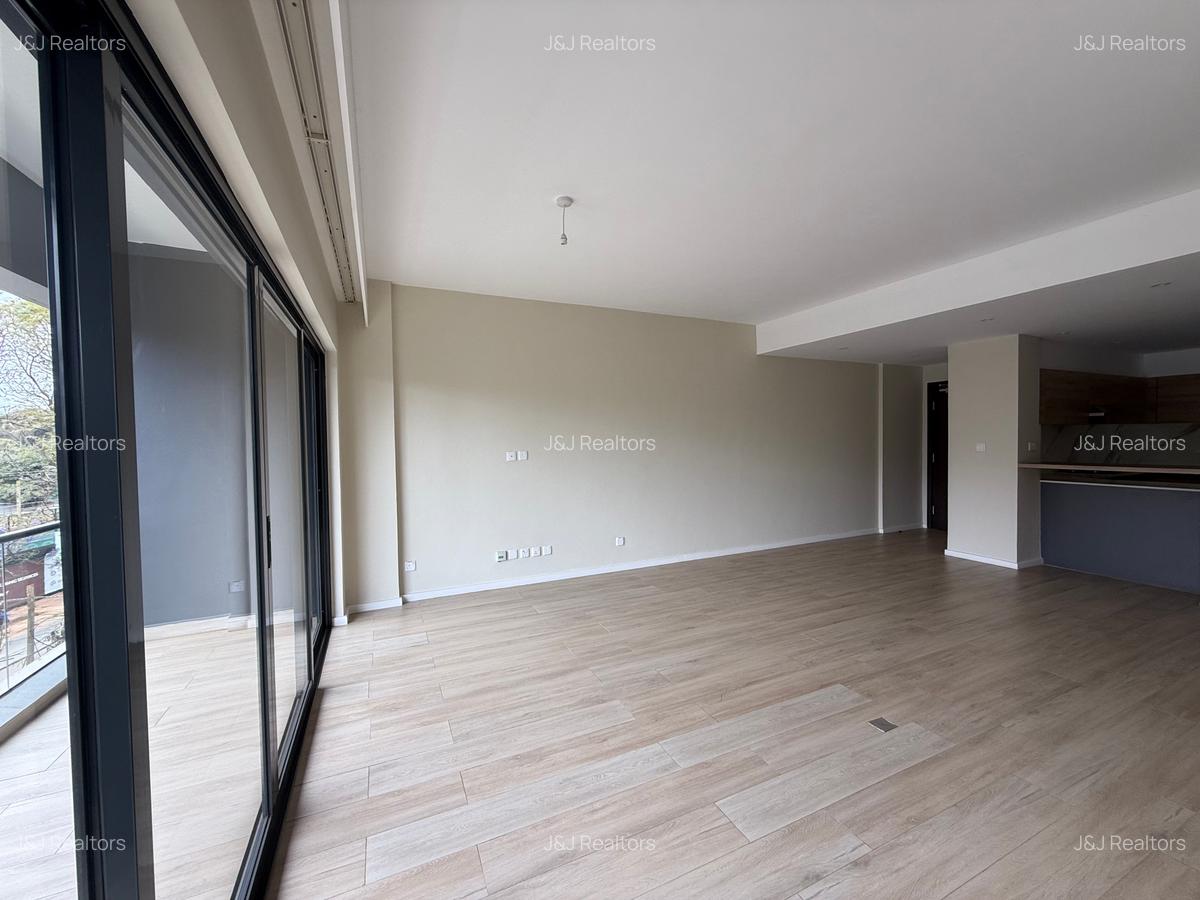 2 Bed Apartment with En Suite in Riverside - 5