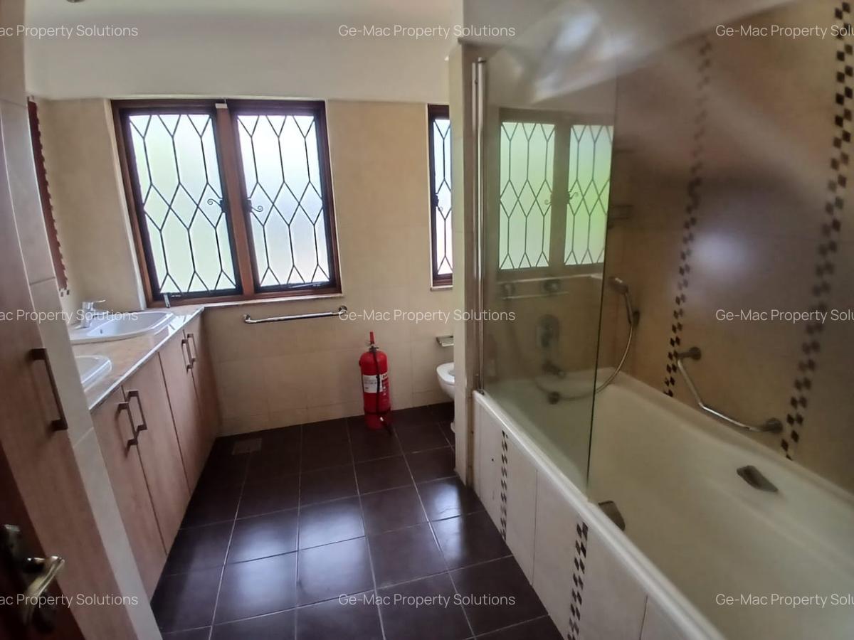 5 Bed House with En Suite in Gigiri - 18