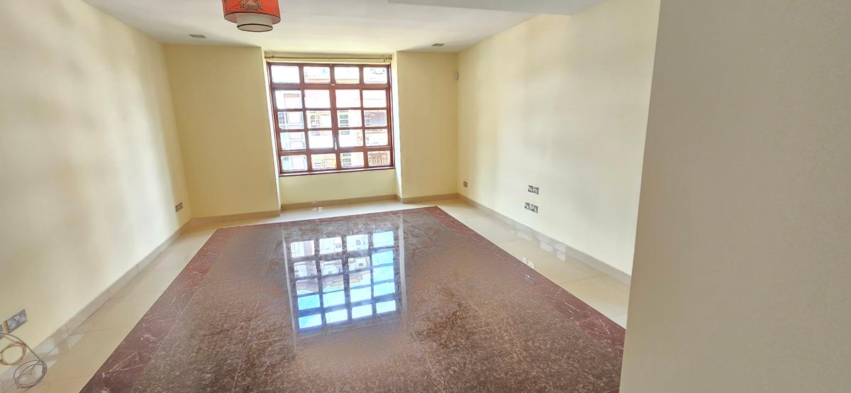 4 Bed Apartment with En Suite at Hundreds Streets - 6