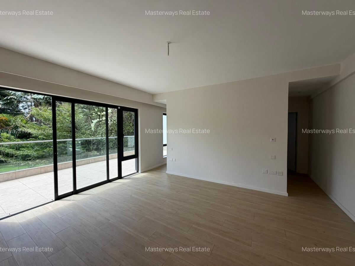 6 Bed Villa with En Suite in Kyuna - 9