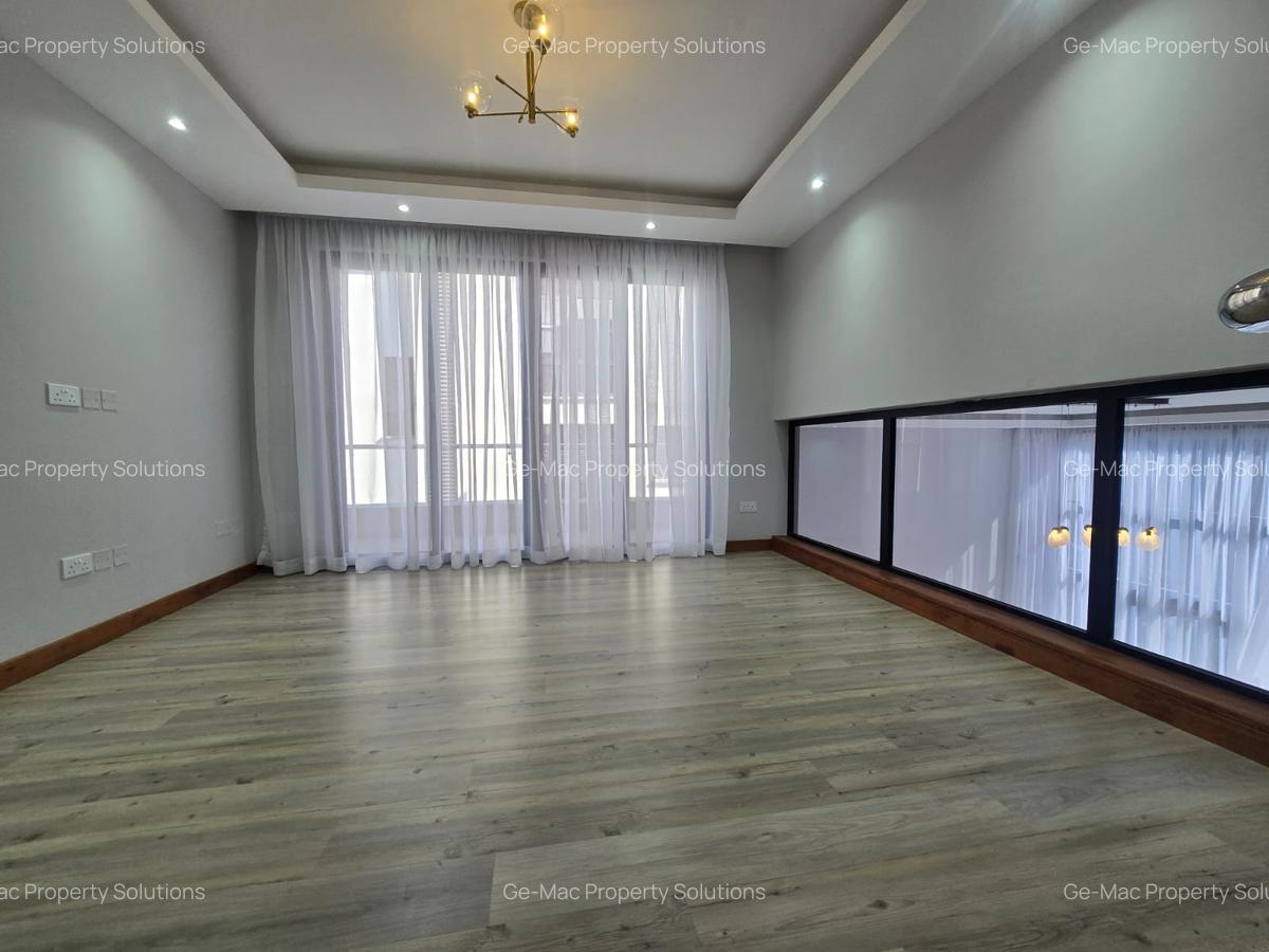 4 Bed House with En Suite in Membley - 6